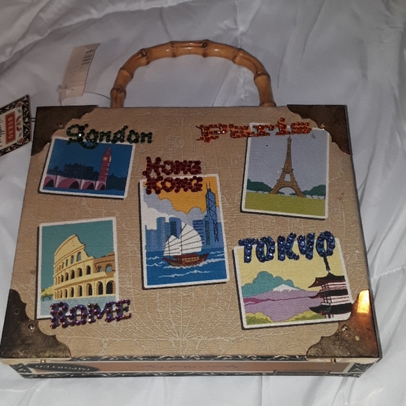 Handbags - Cigar box purse